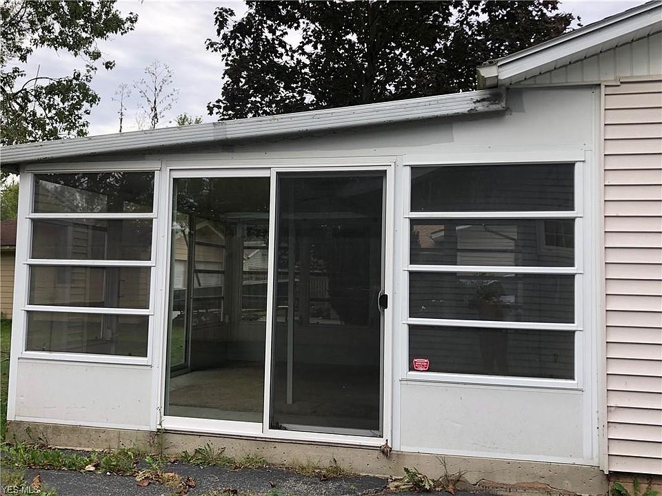 2nd image of 2261 Stewart Dr NW