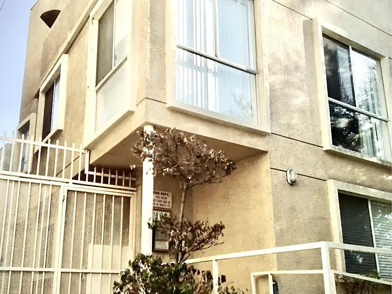 108 W Maple St #23 — Photo 1