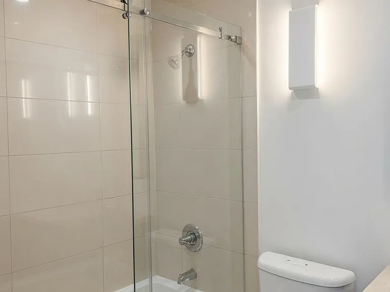 100 Harrison Garden Blvd #GPH23 — Photo 14