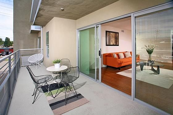 5th image of 4547 N Eagle Rock Blvd #32