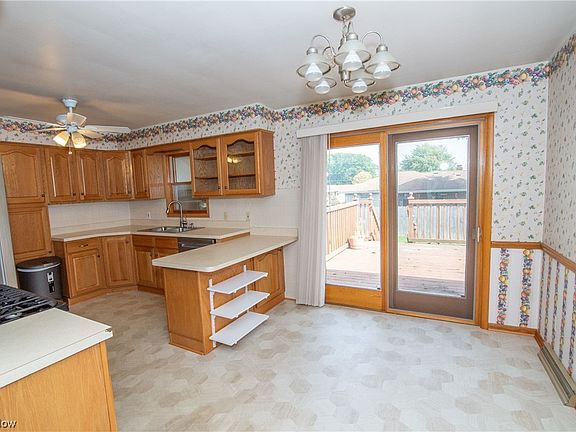 4th image of 3865 Artmar Dr