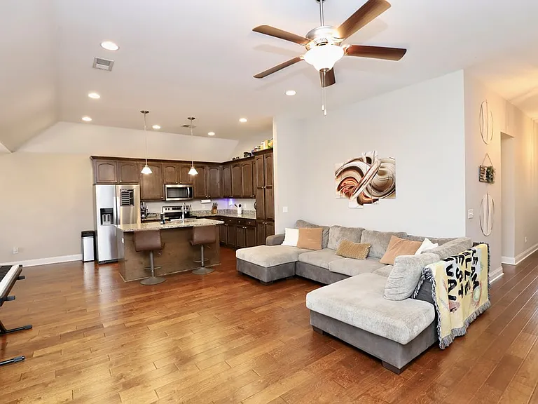 513 Waterlily Dr — Photo 43