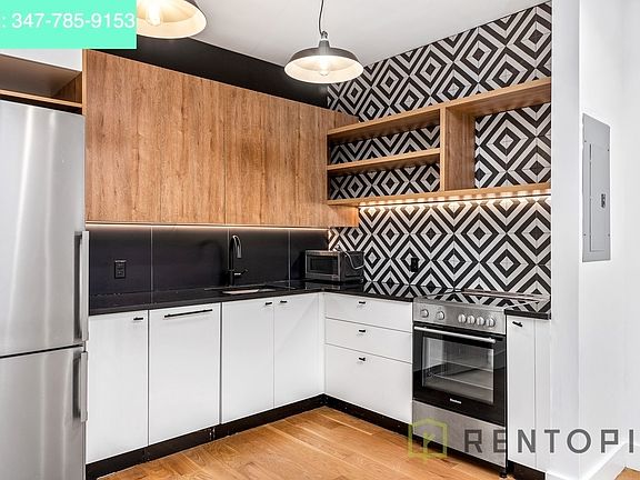 3rd image of 961 Willoughby Ave #205