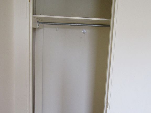 2nd image of 2302 Atlantic Ave APT 2R