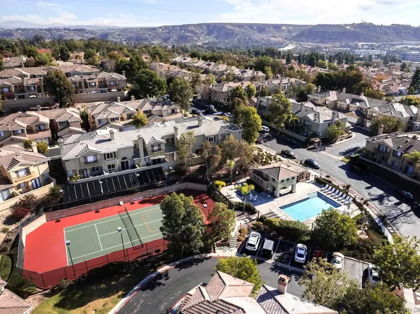 3696 Ruette De Vl, San Diego, CA 92130