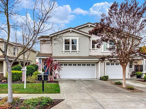3rd image of 581 Loch Lomond Way
