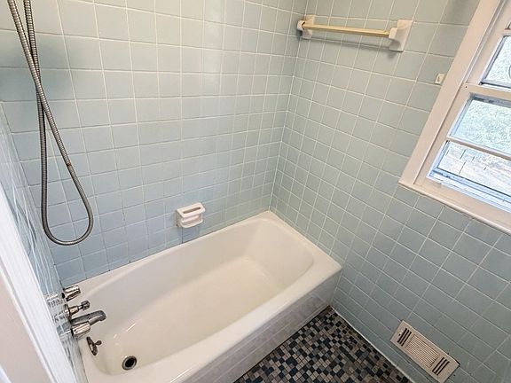 4th image of 1793 Brookwood Cir NE