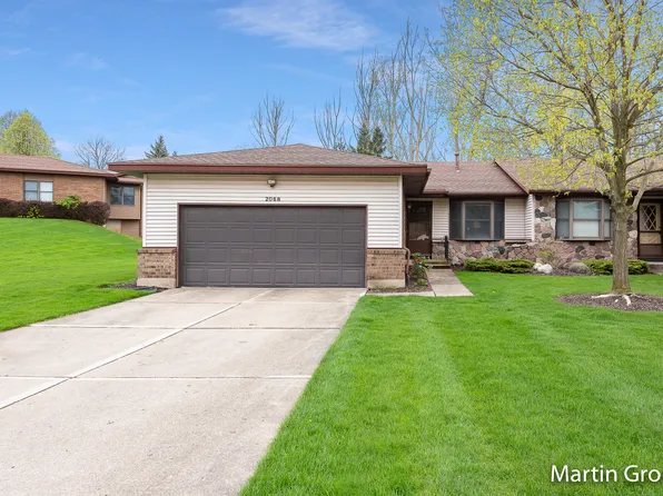 2068 Terrace Van Dr NE, Grand Rapids, MI 49505