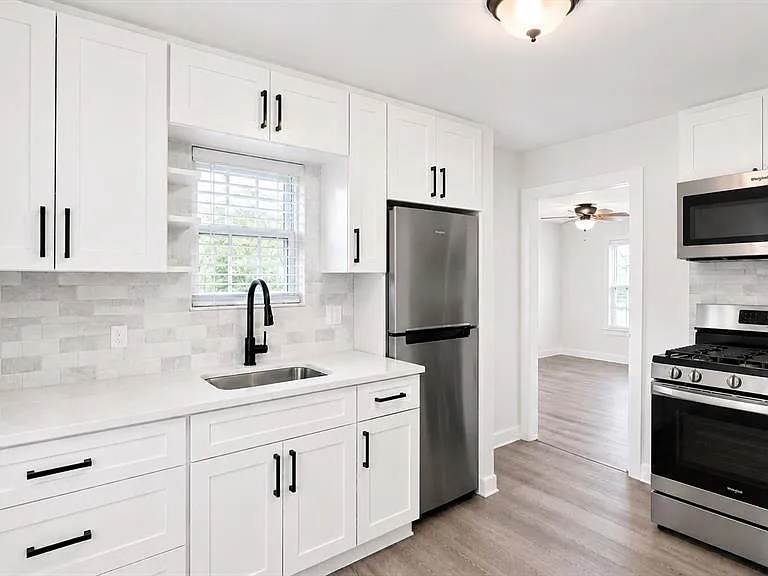 3211 Tom Green St #A — Photo 2
