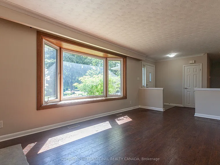 1461 Moss Glen Rd — Photo 4