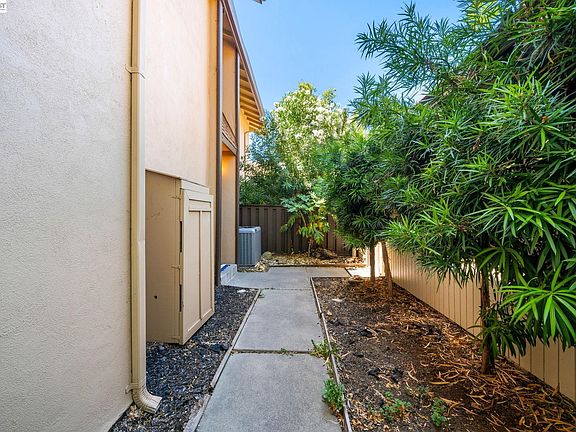 2nd image of 1828 Countrywood Ct