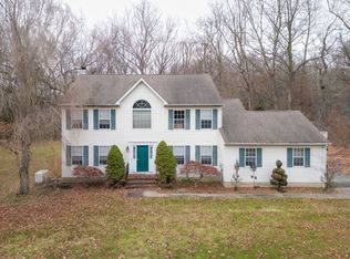 113B Cozy Lake Rd, Oak Ridge, NJ 07438