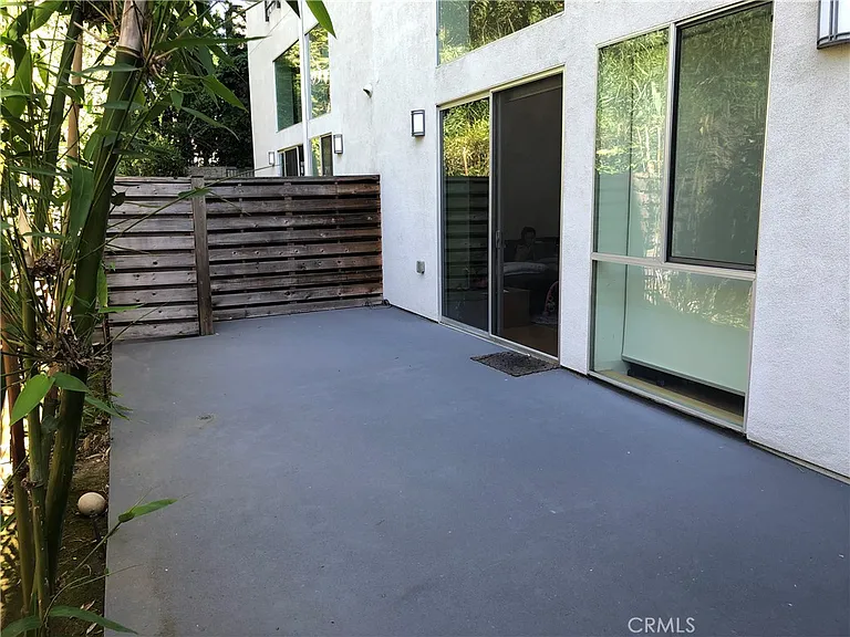 12837 Moorpark St #107 — Photo 16