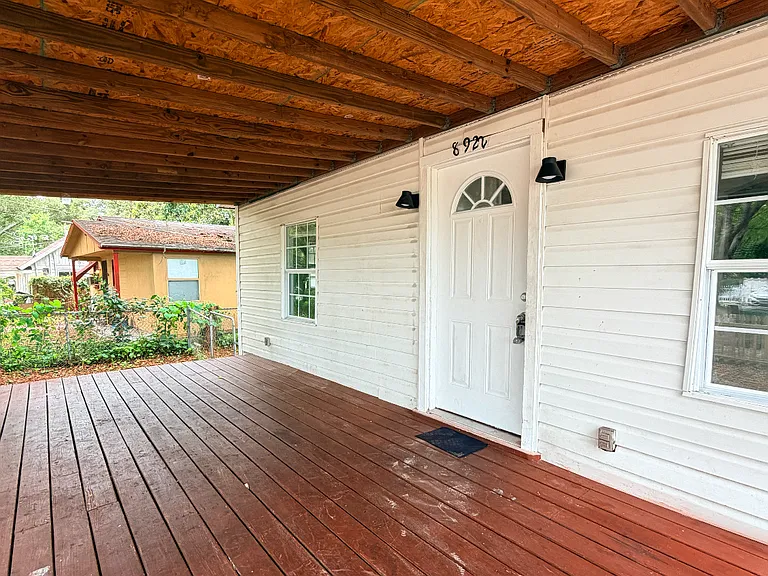 8922 Lynn Ave — Photo 2