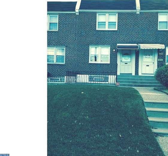 1st image of 2752 Devereaux Ave