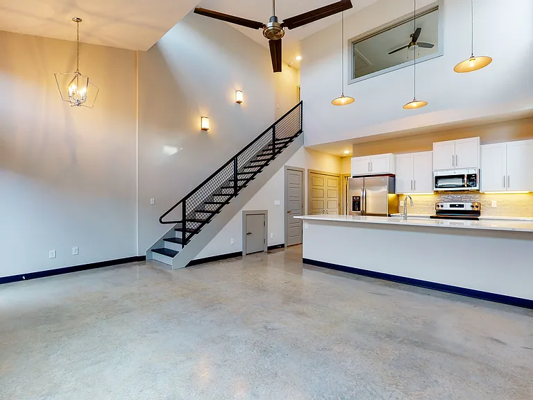 3817 Jett Ln — Photo 2