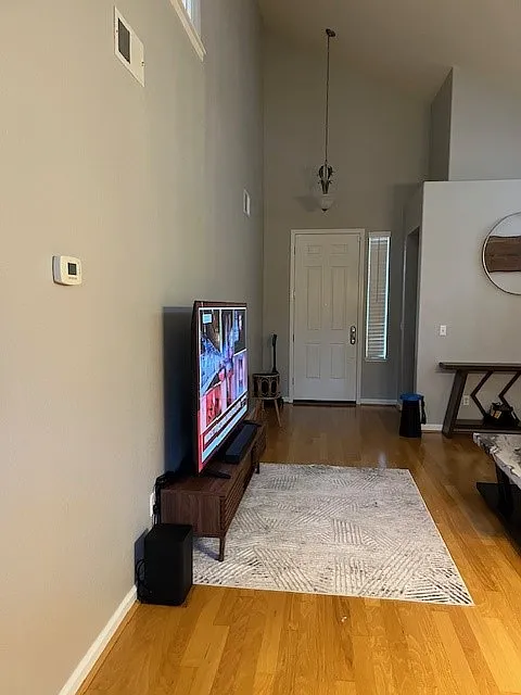 3 bed, 1667 sqft, $1,250 — Photo 2