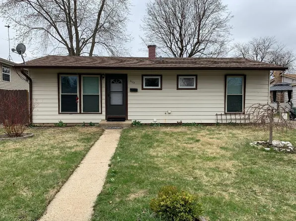 2123 Tepee Ave, Carpentersville, IL 60110