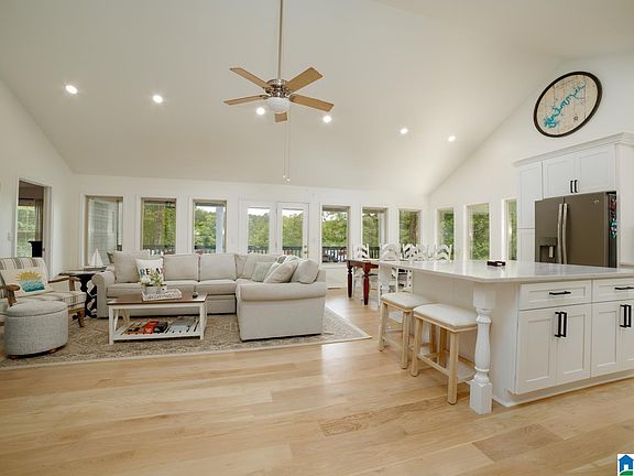 3rd image of 154 Bluebird Dr