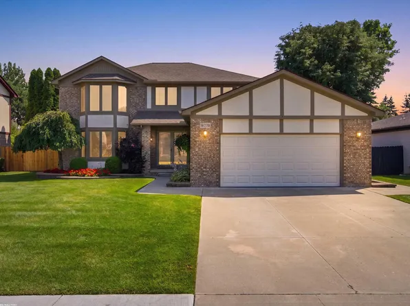 16730 Tower Dr, Macomb, MI 48044