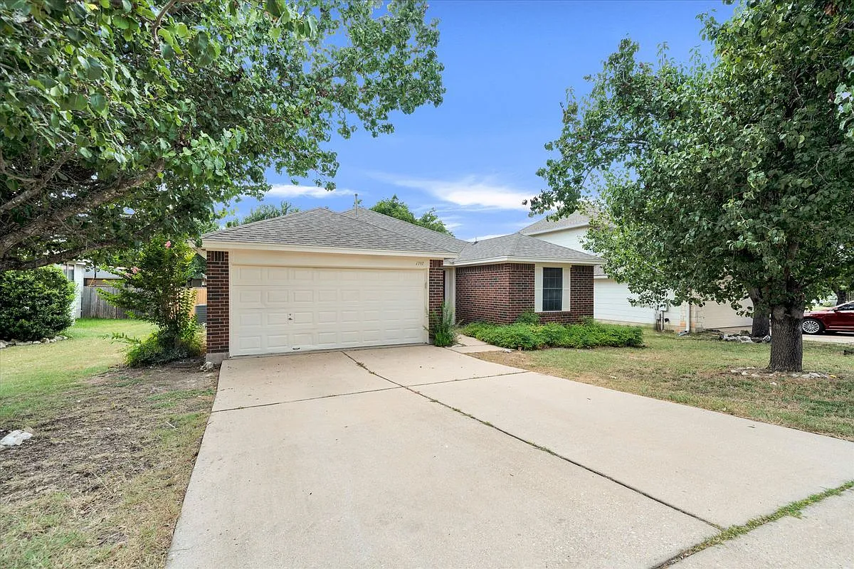 3 bed, 2.0 bath, 1564 sqft, $1,950 — Photo 3