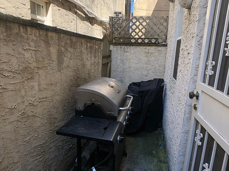 1222 S 11th St — Photo 28