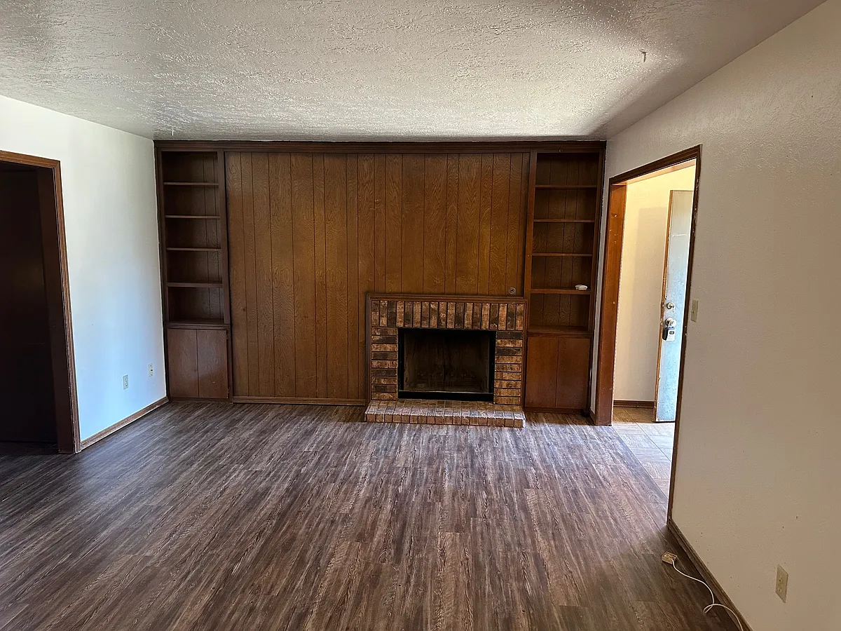 Building Photo - 217 Skylark Ct
