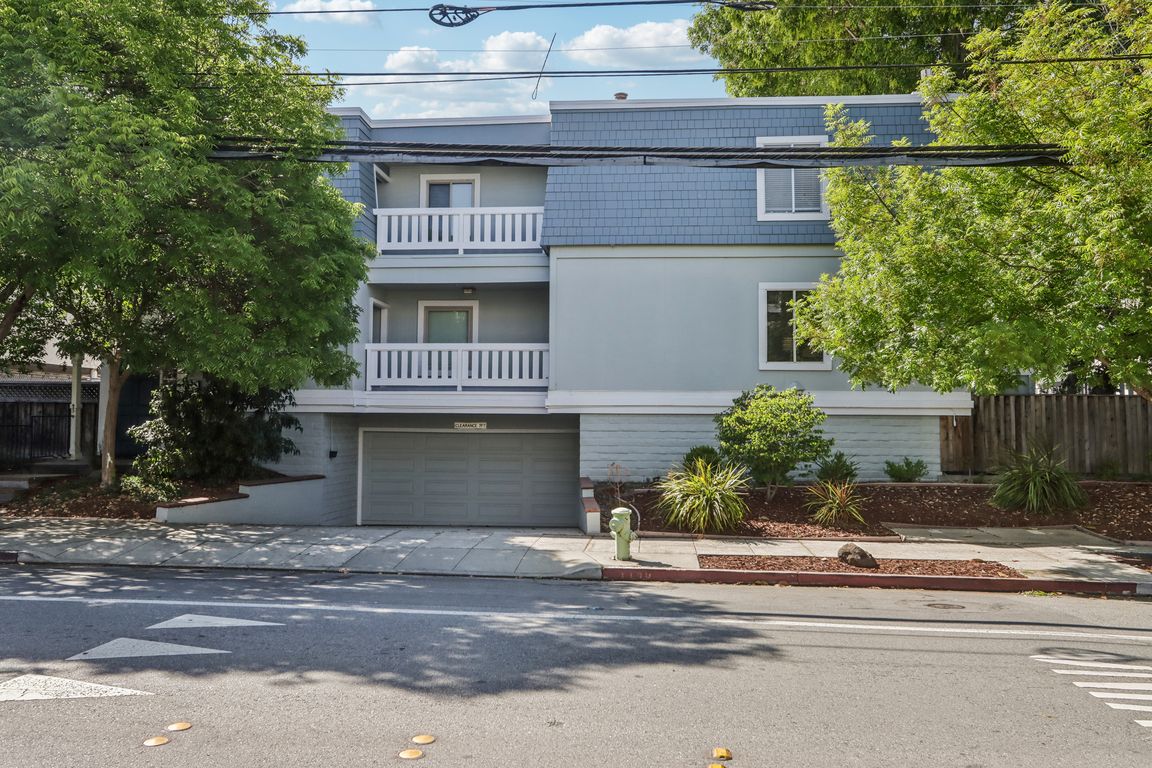 Whipple Ave-2205-001.jpg