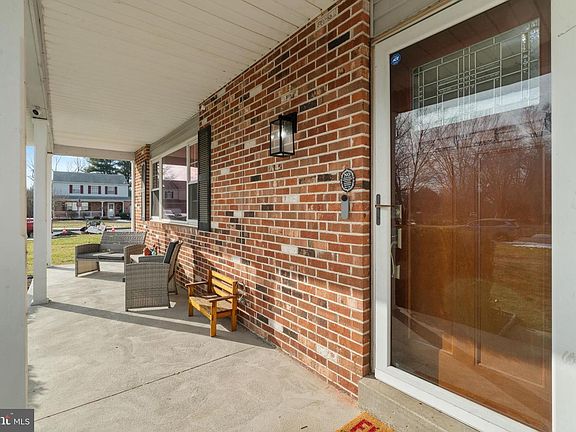 2nd image of 21 Beaver Run Rd