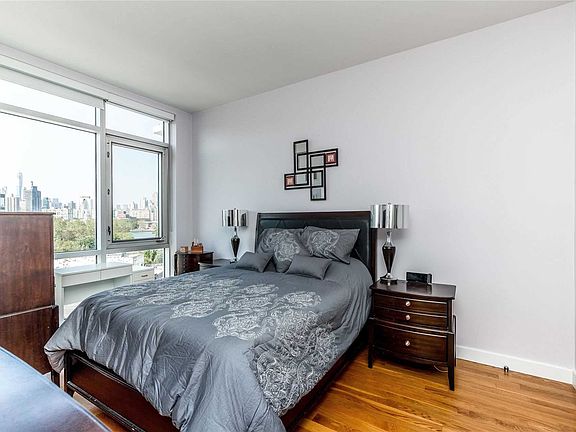 4th image of 11-24 31st Ave #6E