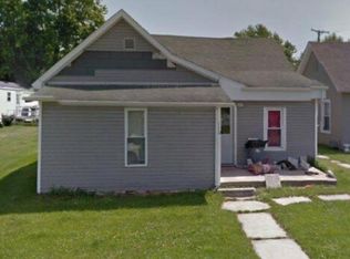 110 N Hun St, Colchester, IL 62326