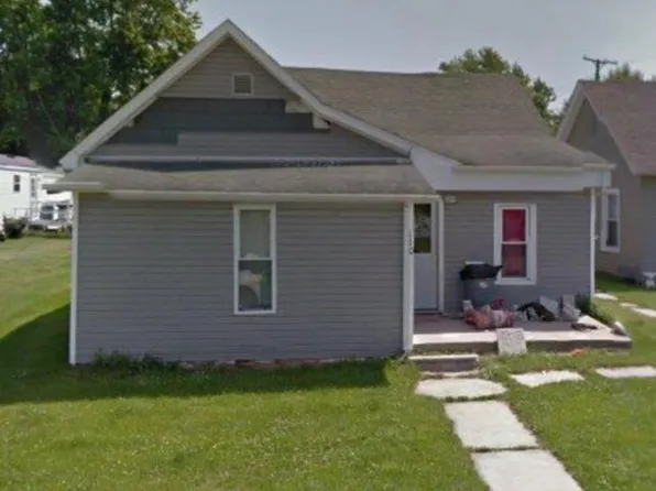 110 N Hun St, Colchester, IL 62326