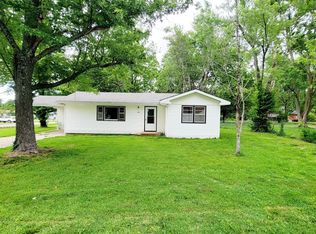 128 N Vine St, Marshfield, MO 65706