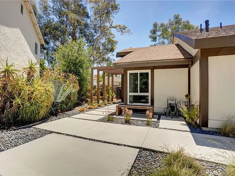 23891 Cypress Ln — Photo 34
