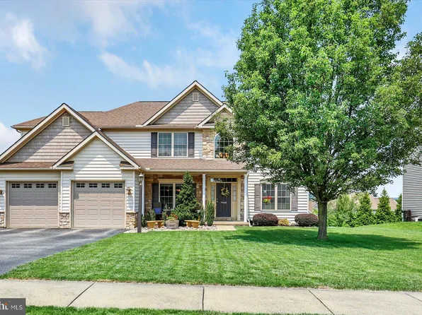 100 Centre Ct, Red Lion, PA 17356