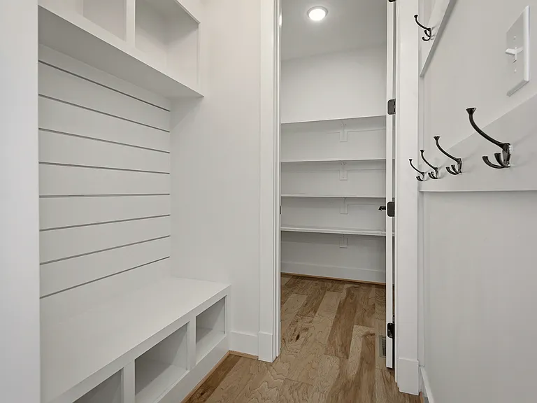 3718 Graythorne Dr — Photo 26