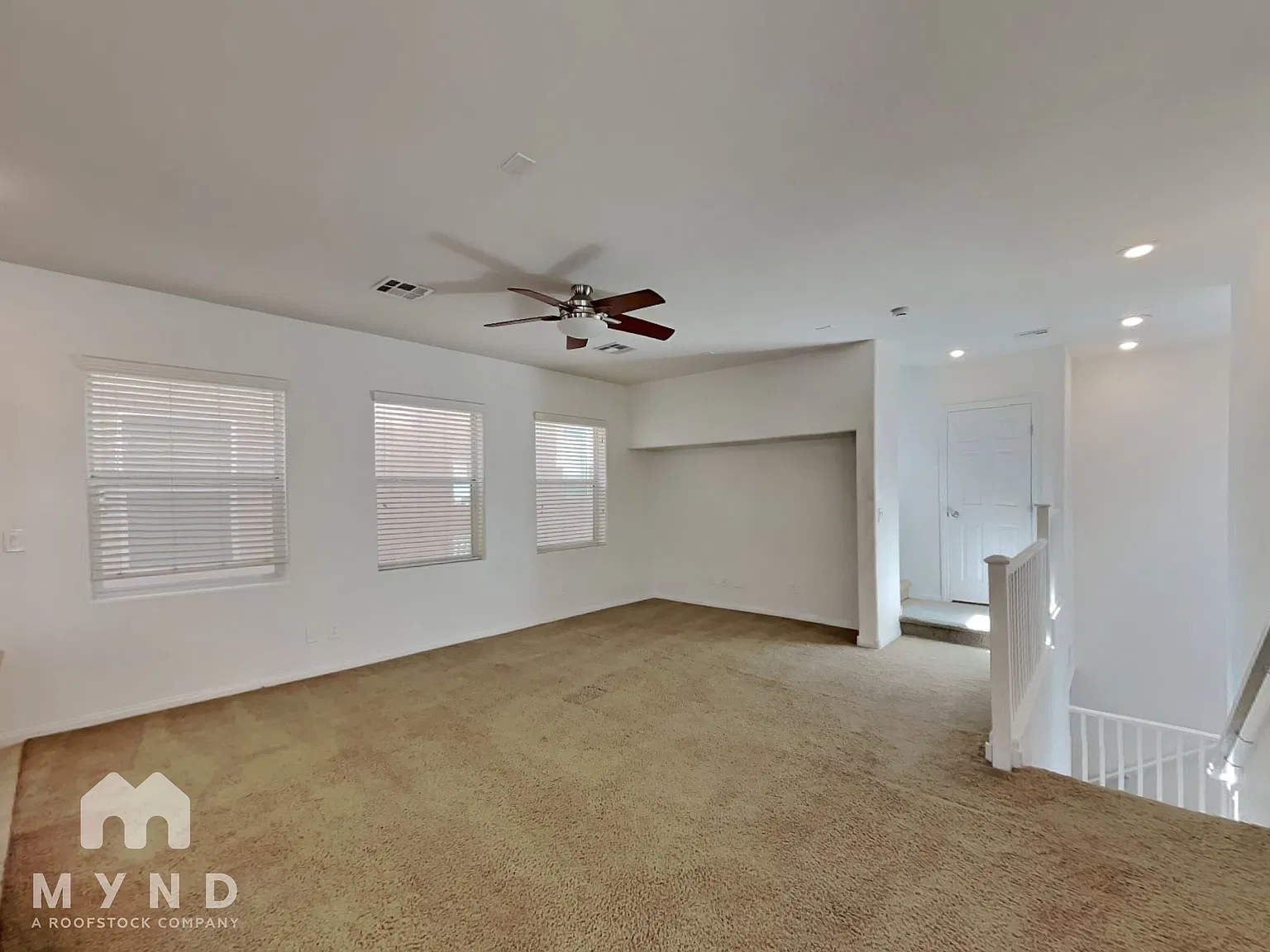 3 bed, 3.0 bath, 1813 sqft, $2,015 — Photo 4