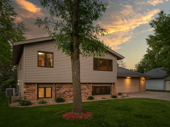 8008 Sierra Pkwy, Brooklyn Park, MN 55444