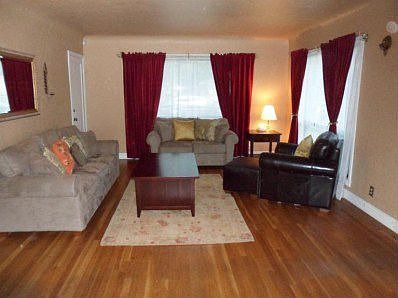 3rd image of 102 Buena Vista Ave