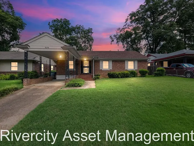 3176 Toby Ln — Photo 1