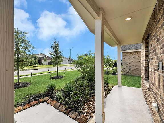 3rd image of 1409 Twilight Green Dr