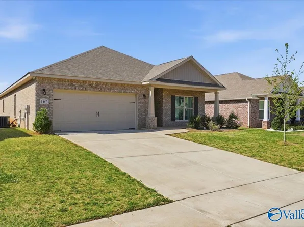 162 Cherry Laurel Dr, Hazel Green, AL 35750