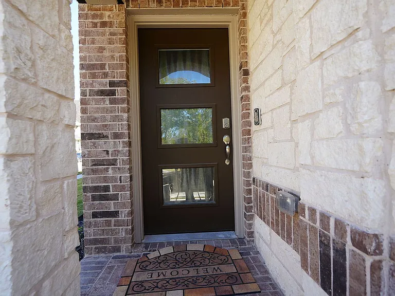 2130 Argolis Dr — Photo 2