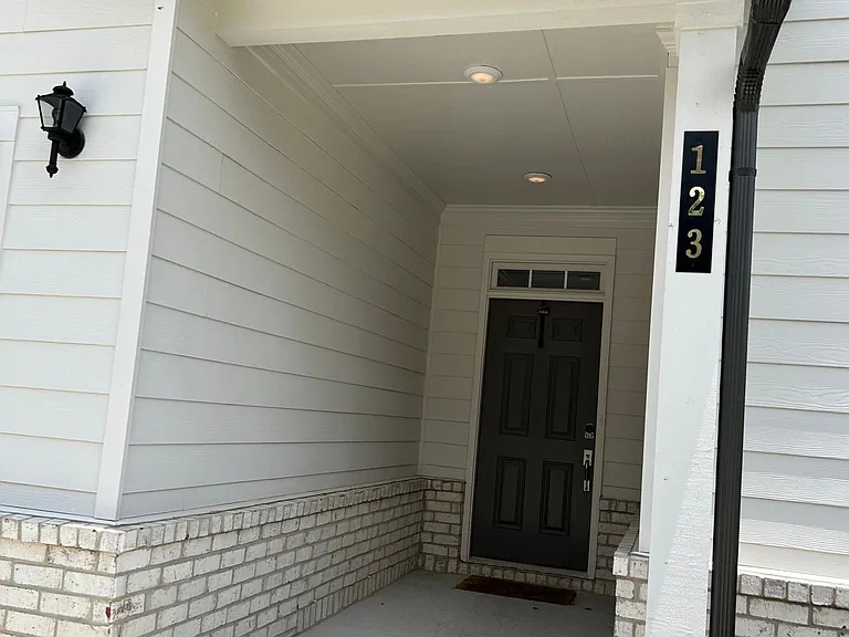 123 Vivian Ln — Photo 5