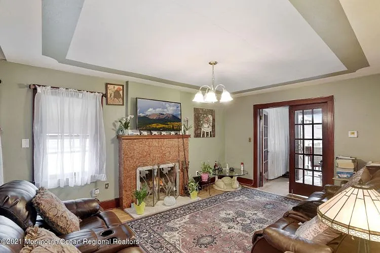 307 Sumner Ave photo 1