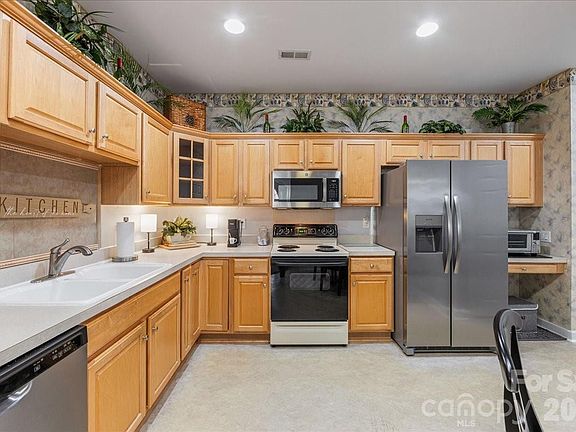 4th image of 8368 Windsor Ridge Dr