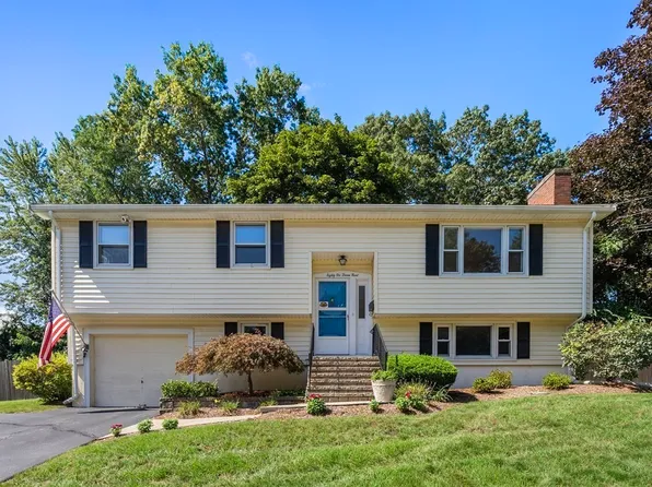 86 Devon Rd, Norwood, MA 02062