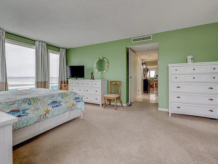 1 Seacliff Ave #3A — Photo 19