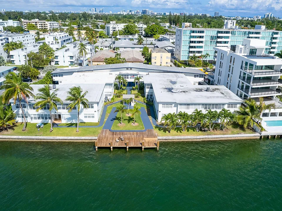 1940 Bay Dr #6