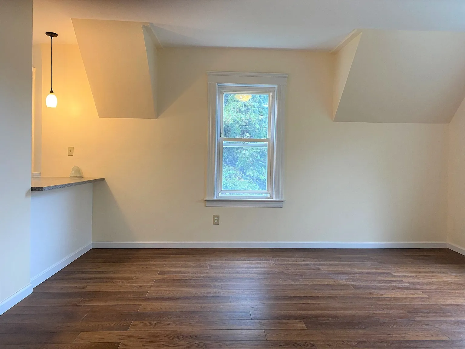 2 bed, 1.0 bath, 1000 sqft, $1,850 — Photo 2